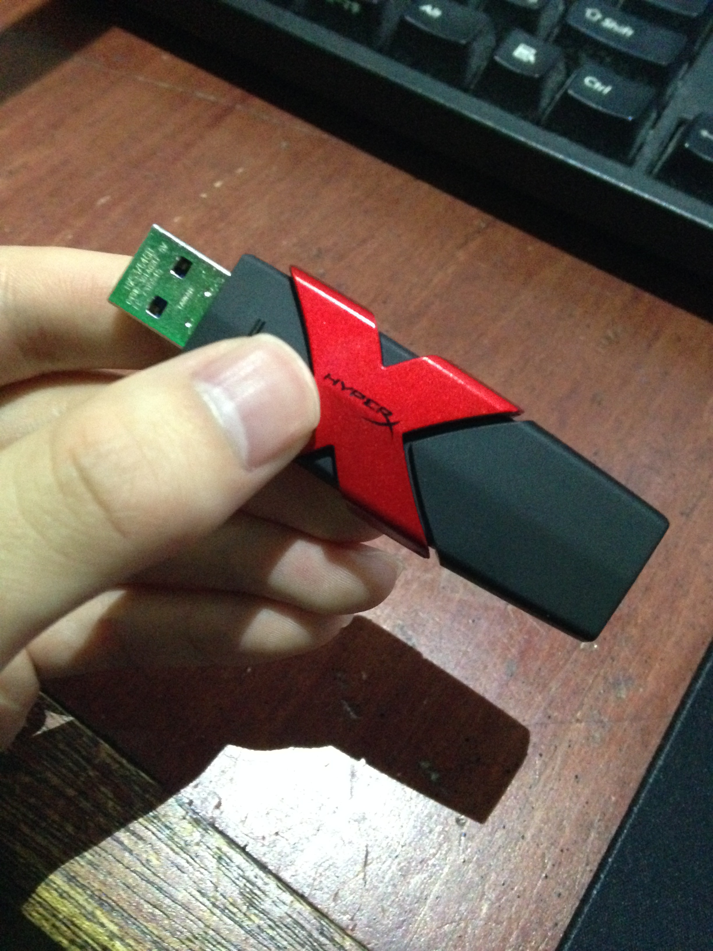 HyperX Savage USBドライブ レビュー    提供:Kingston